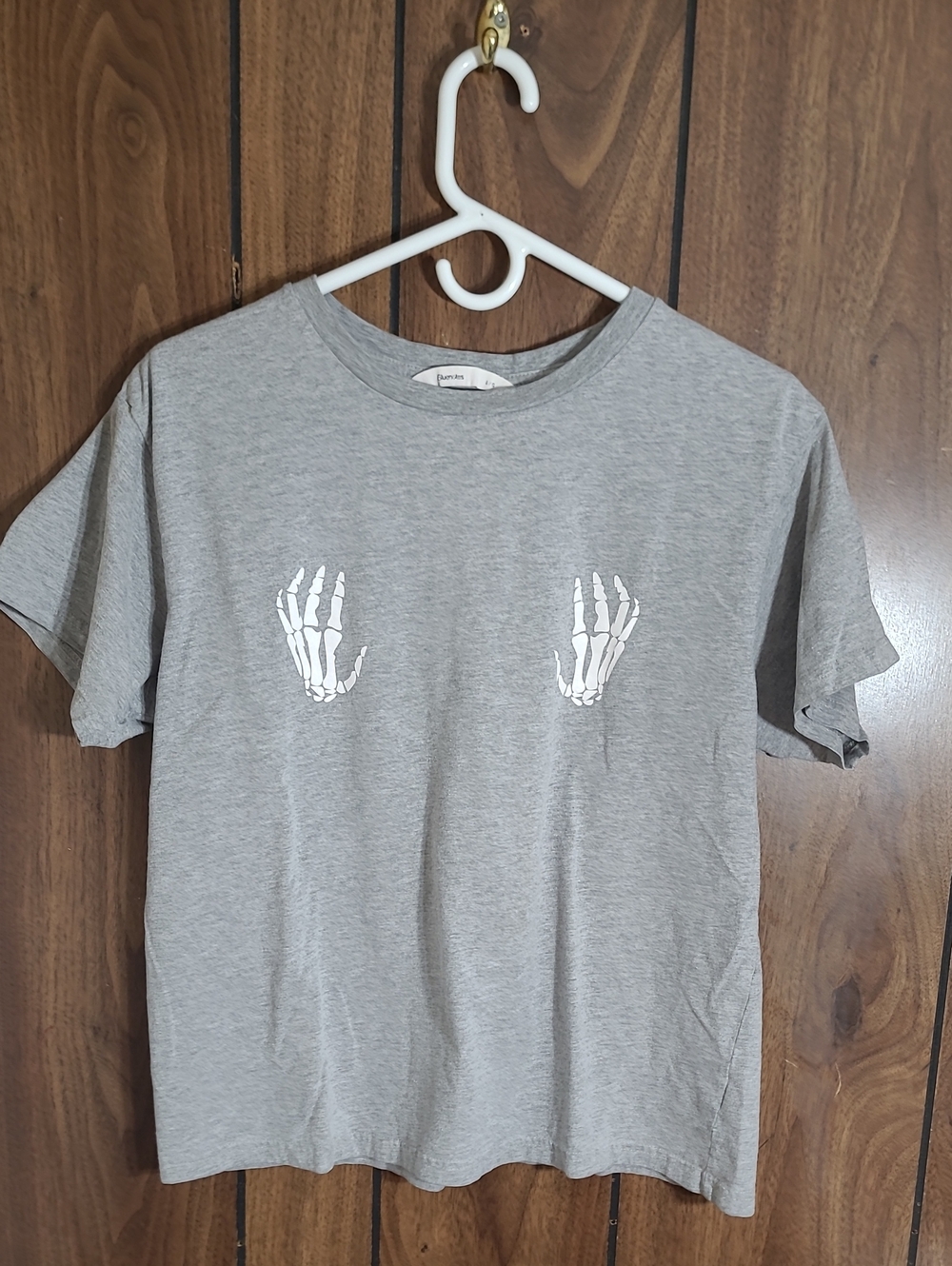 Bluenotes Women Gray Graphic Skeleton Hand Tee Large